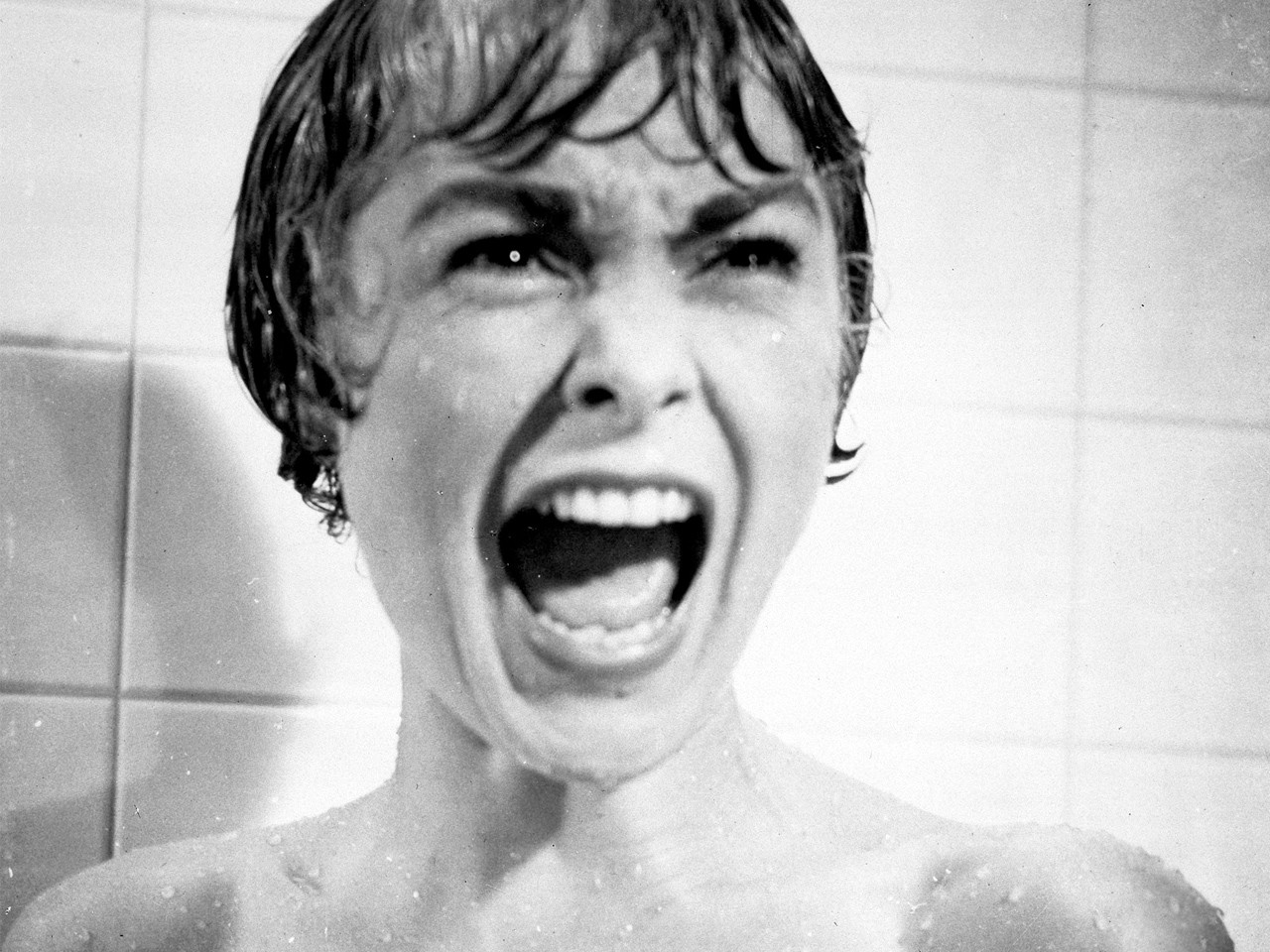 donna urla nella doccia dal film Psyco
